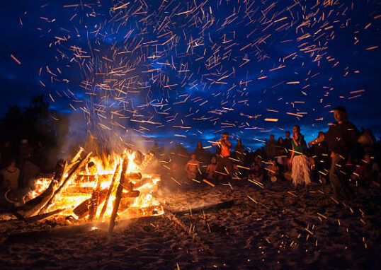 am Lagerfeuer